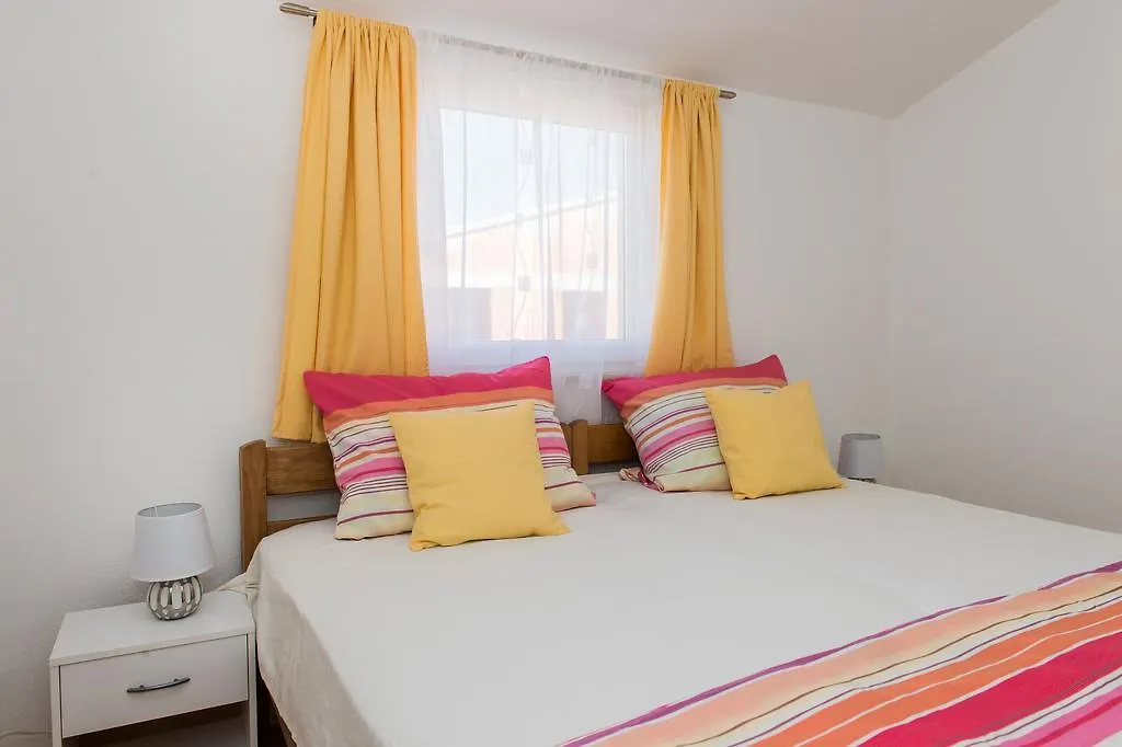 Apartments Rose Kastela Croatia