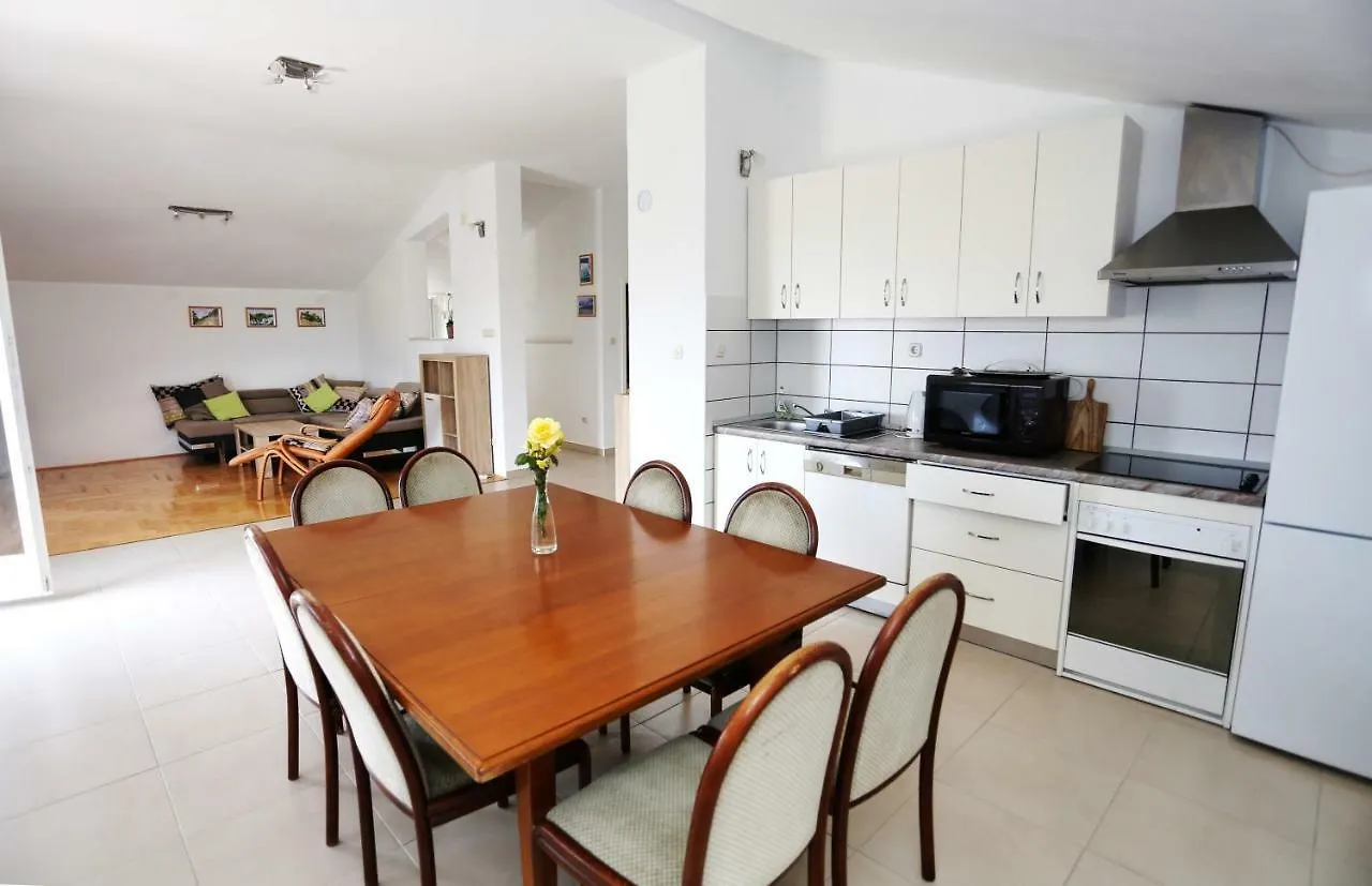 Apartments Rose Kastela 0*,